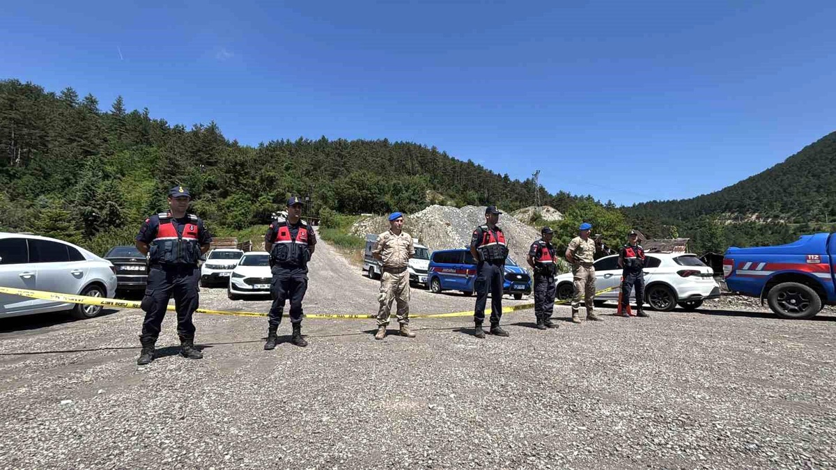 Mengen\'de maden göçüğü: Yangın cenaze çalışmasını durdurdu