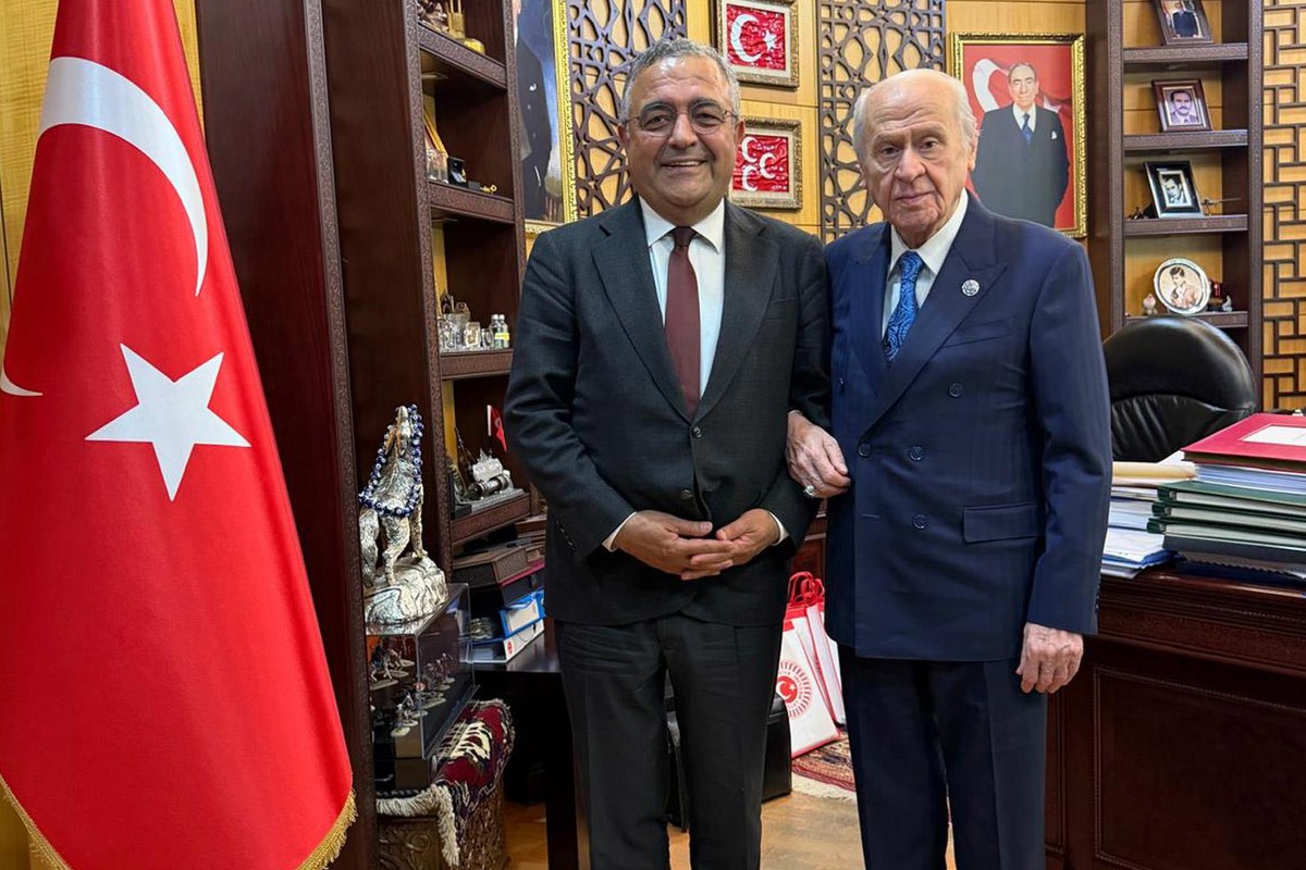 Maka odasında kol kola poz! Bahçeli, Sezgin Tanrıkulu\'nu ağırladı