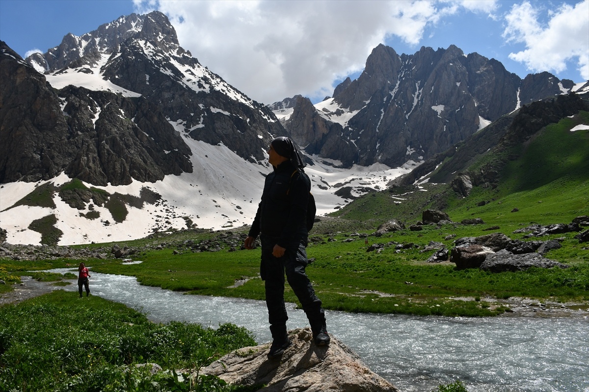 Motosiklet Tutkunları Hakkari\'yi Keşfetti
