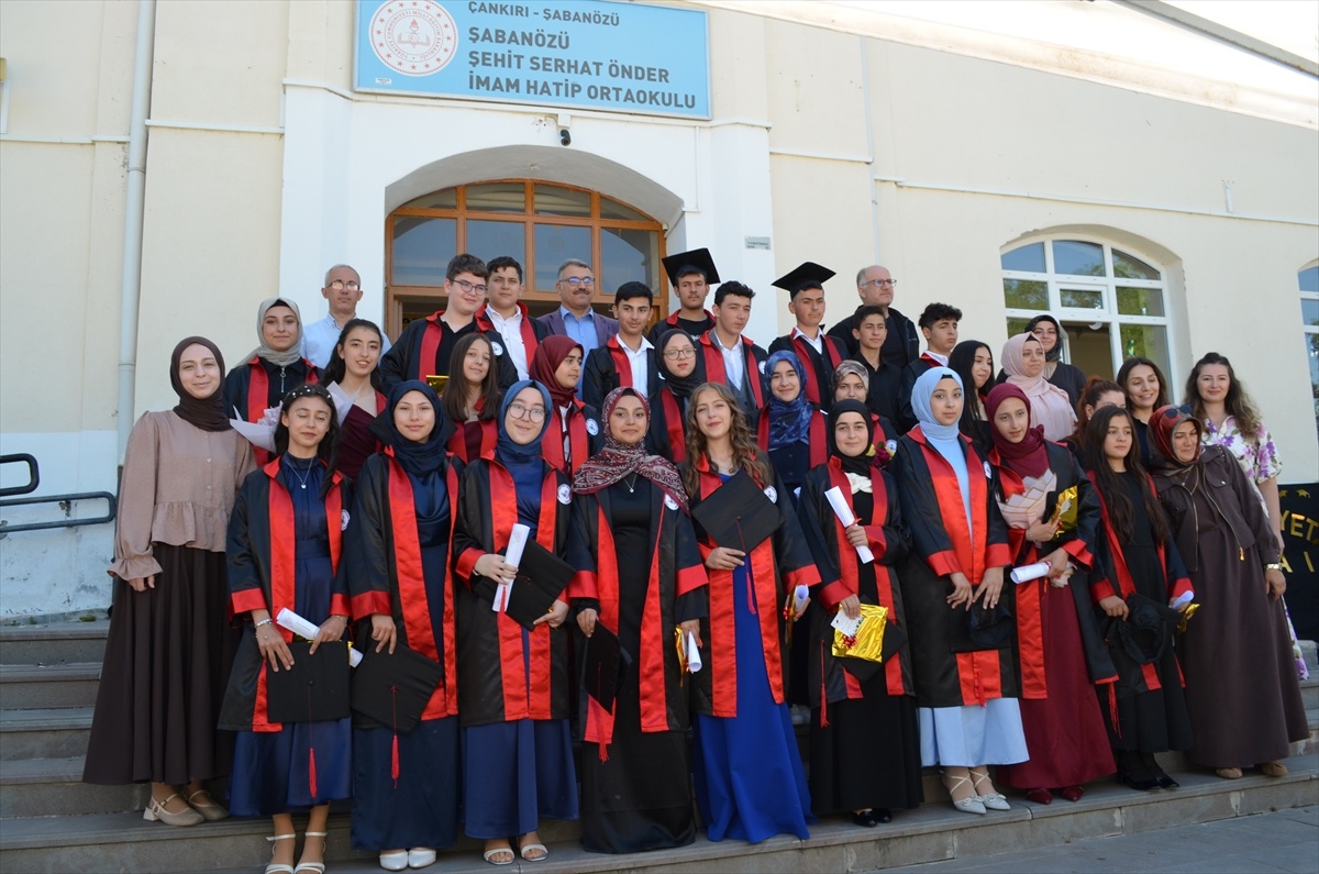 Şabanözü\'nde Anlamlı Mezuniyet Töreni