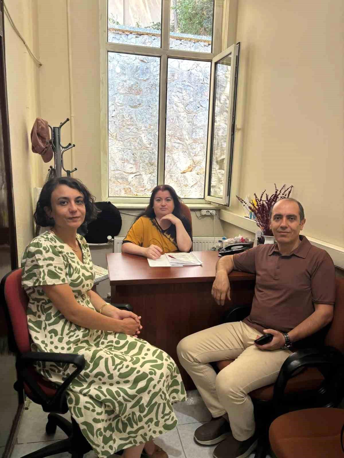 Bilecik\'te şehit ailesine duygusal ziyaret