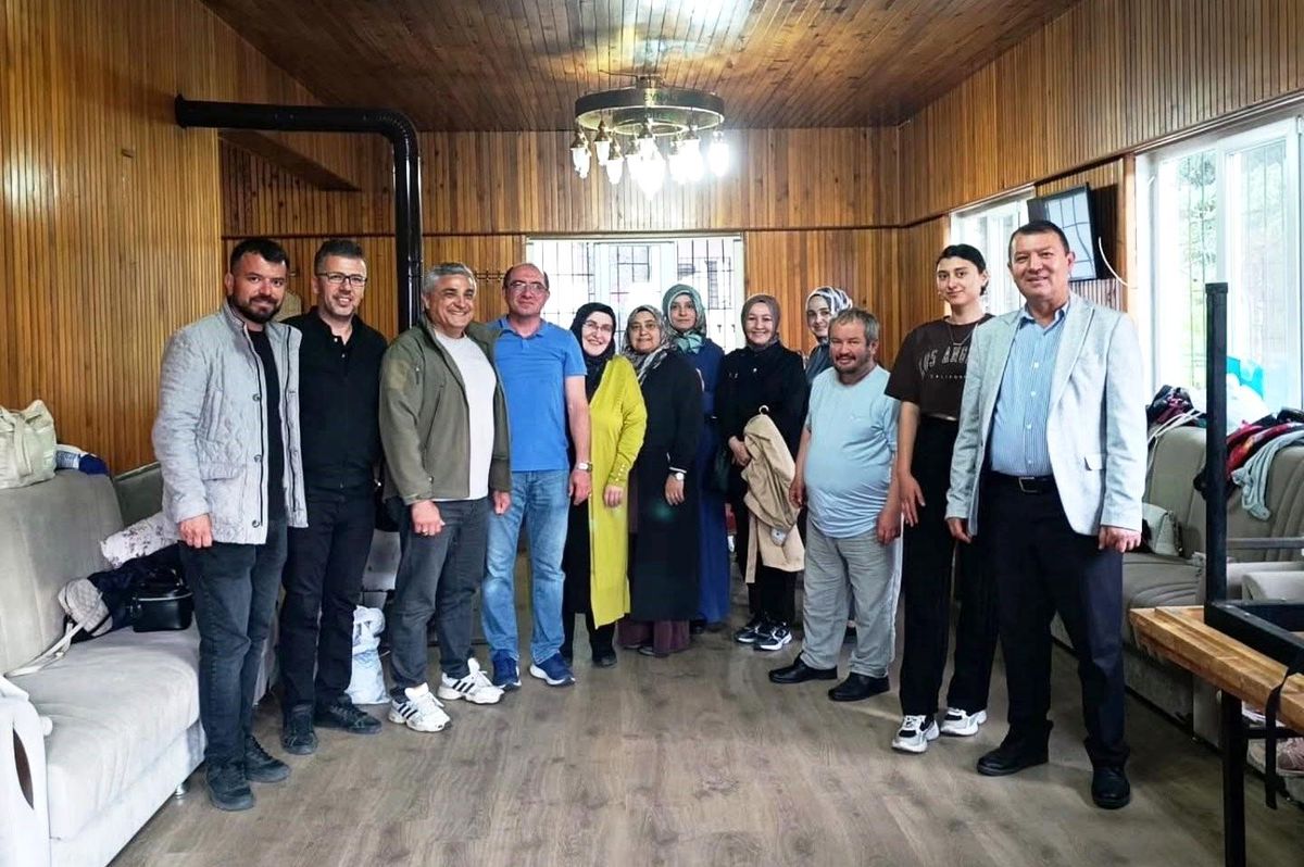 Simav\'da üniversite öğrencilerine moral ve motivasyon kampı