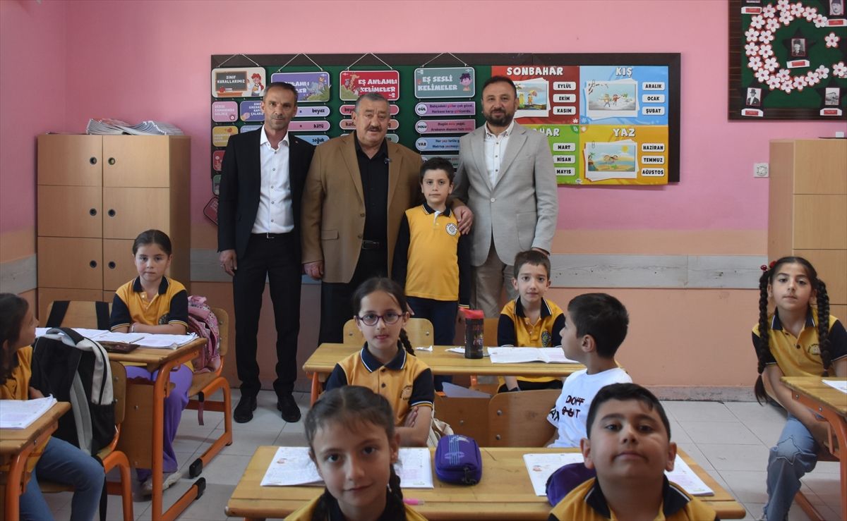 Sınıf Başkanı Vaadini Yerine Getirdi