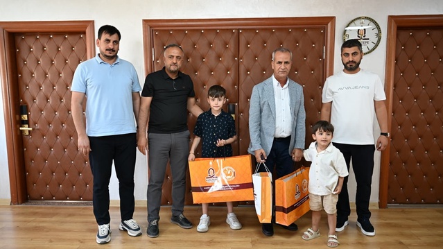 4 Yaşındaki Çocuk, Çevre Bilinciyle Ödüllendirildi