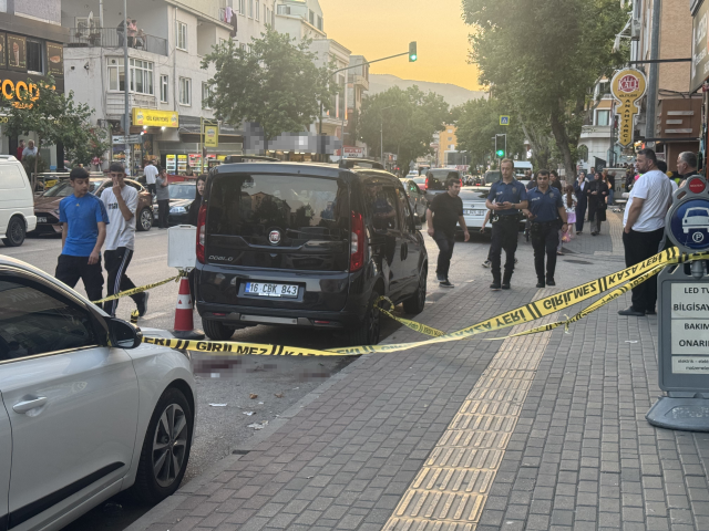 Sosyal medyada tartıştıktan sonra buluşan iki grubun bıçaklı kavgası: 1 ölü, 1 yaralı