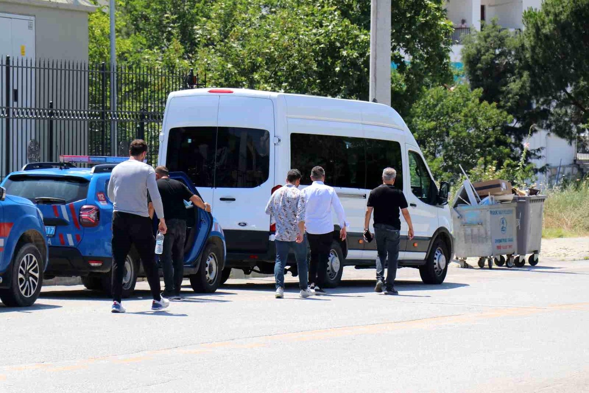 Denizli\'de 12 Avukata Uyuşturucu Operasyonu