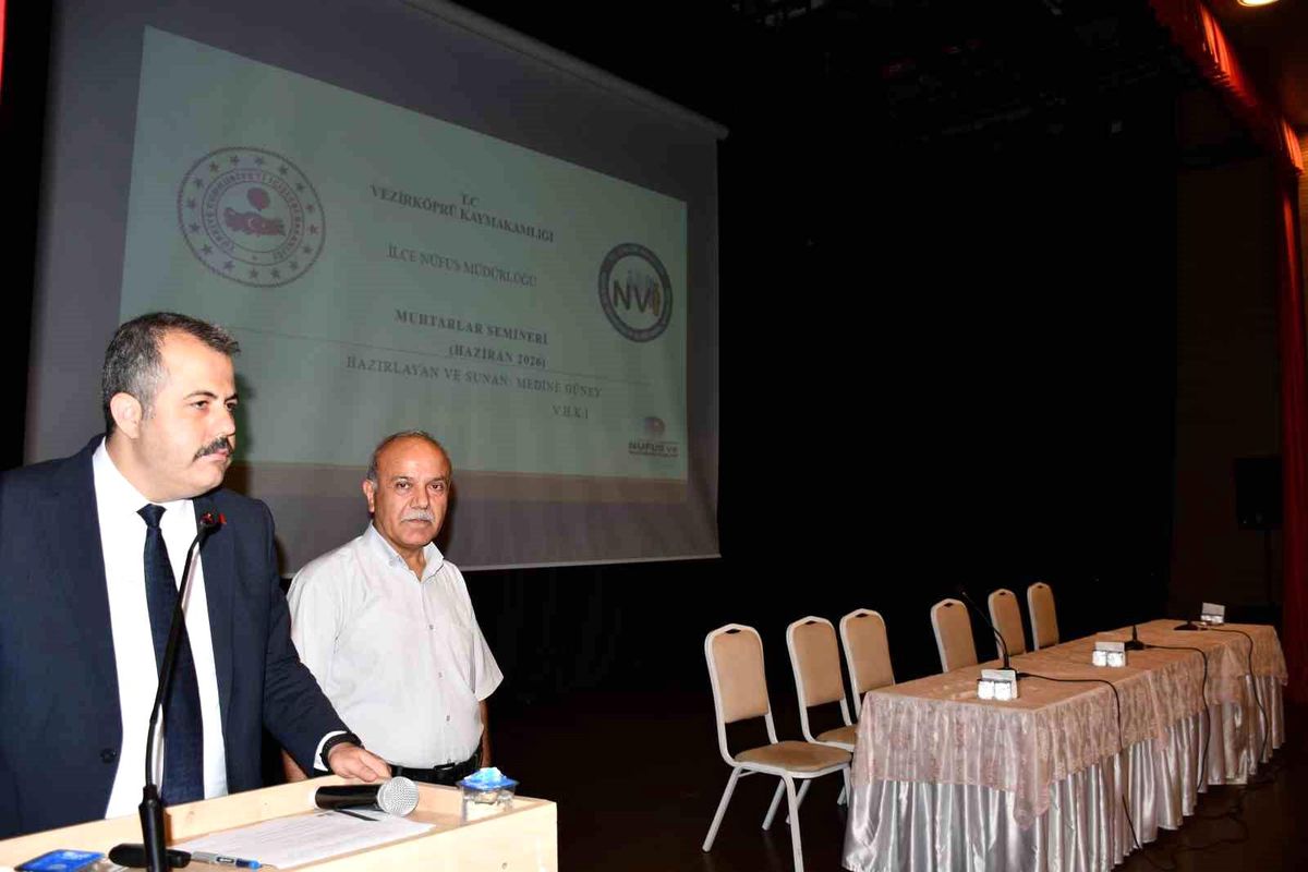 Vezirköprü\'de muhtarlara nüfus hizmetleri bilgilendirmesi