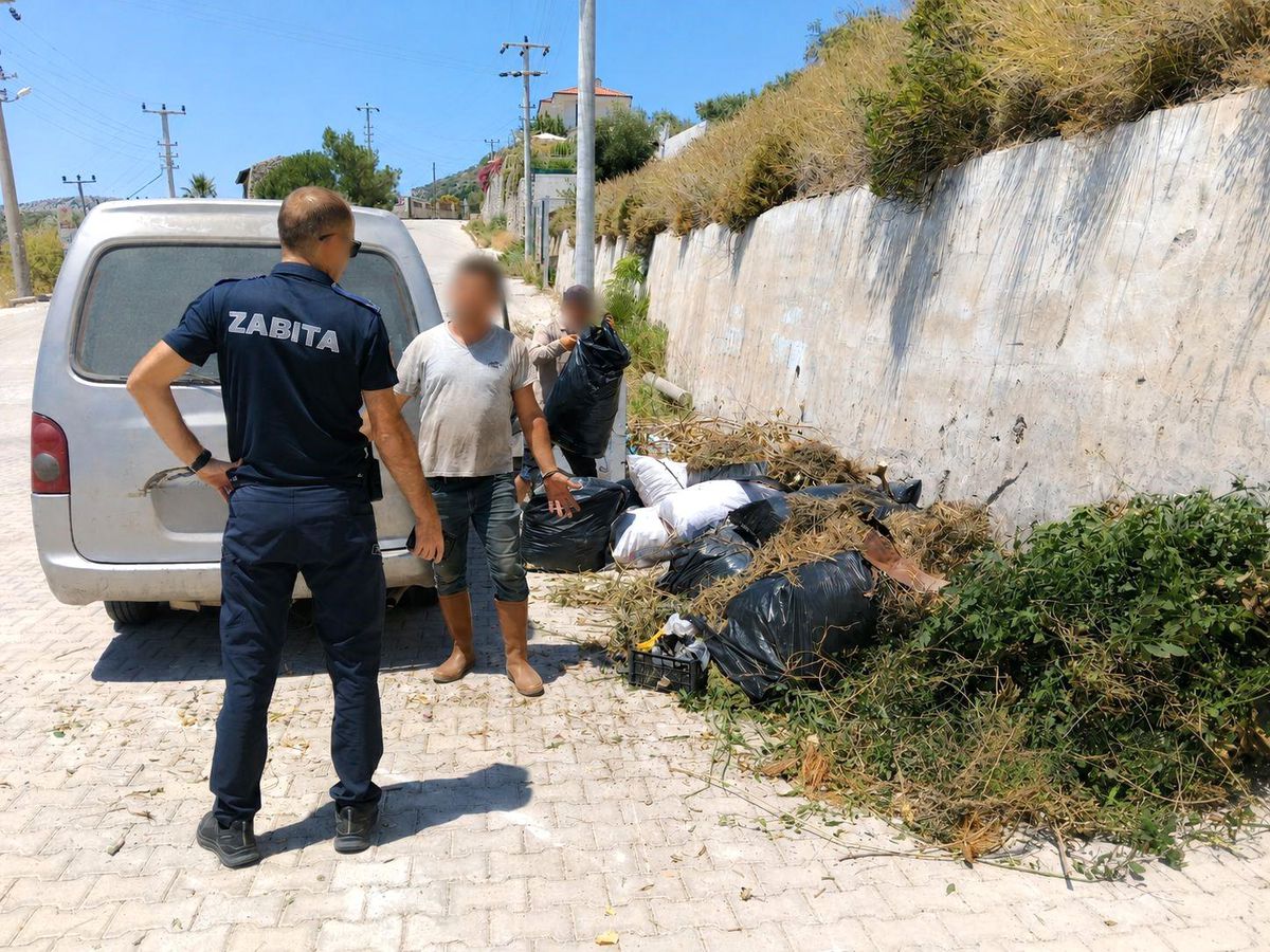 Yol kenarına atık bırakanlara cezai işlem uygulandı