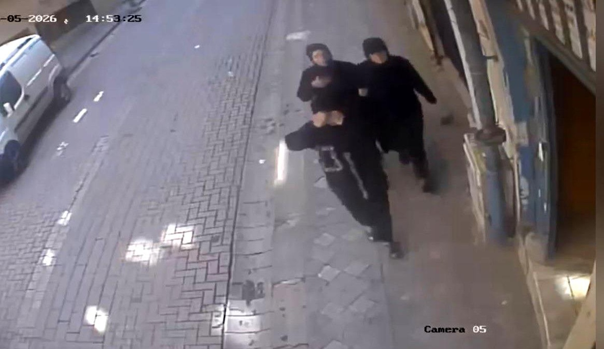Zeytinburnu\'nda Hırsızlık Şüphelileri Suçüstü Yakalandı