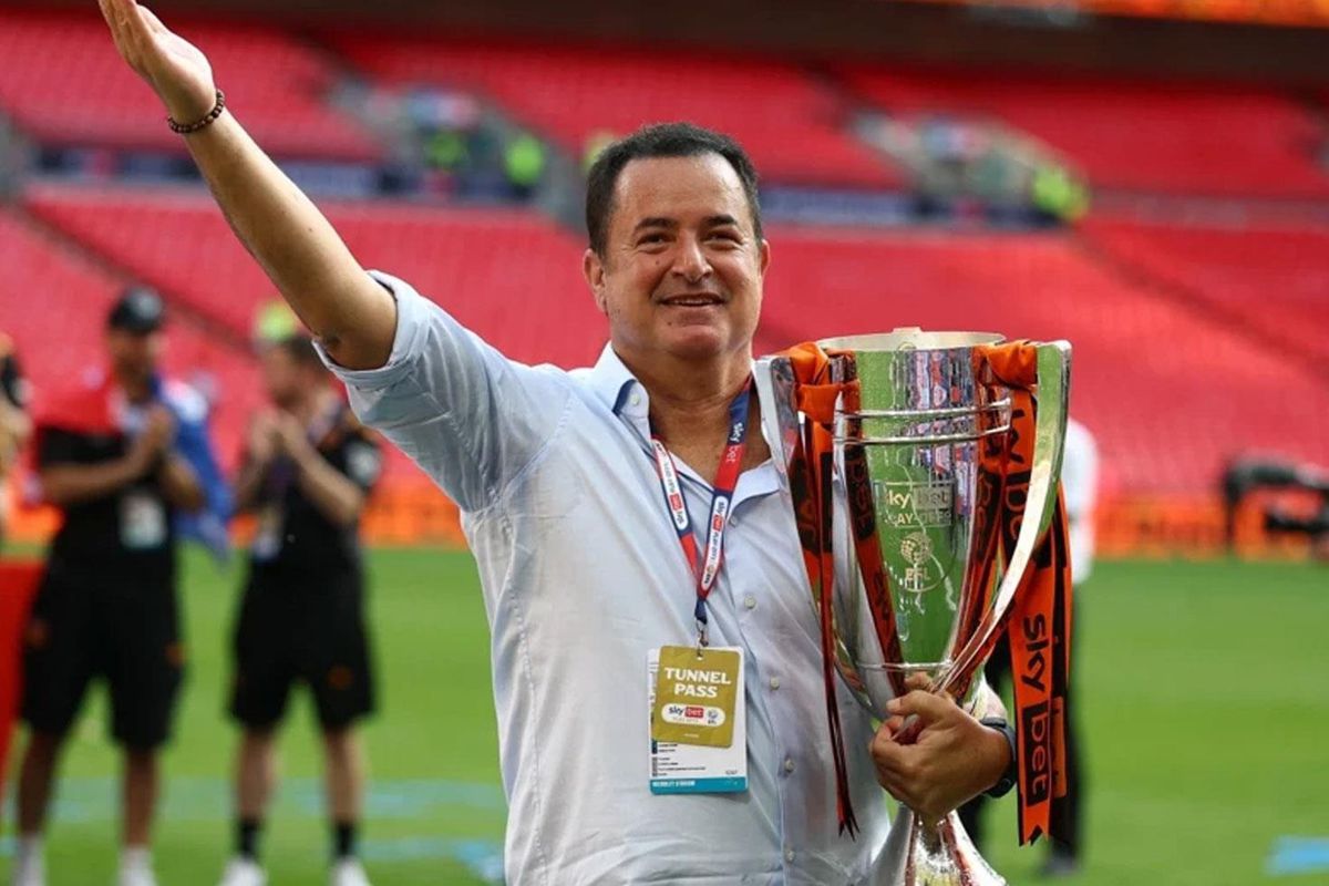 Acun Ilıcalı ve Galatasaray arasında transfer savaşı! &Ccedil;uvalla para istiyorlar