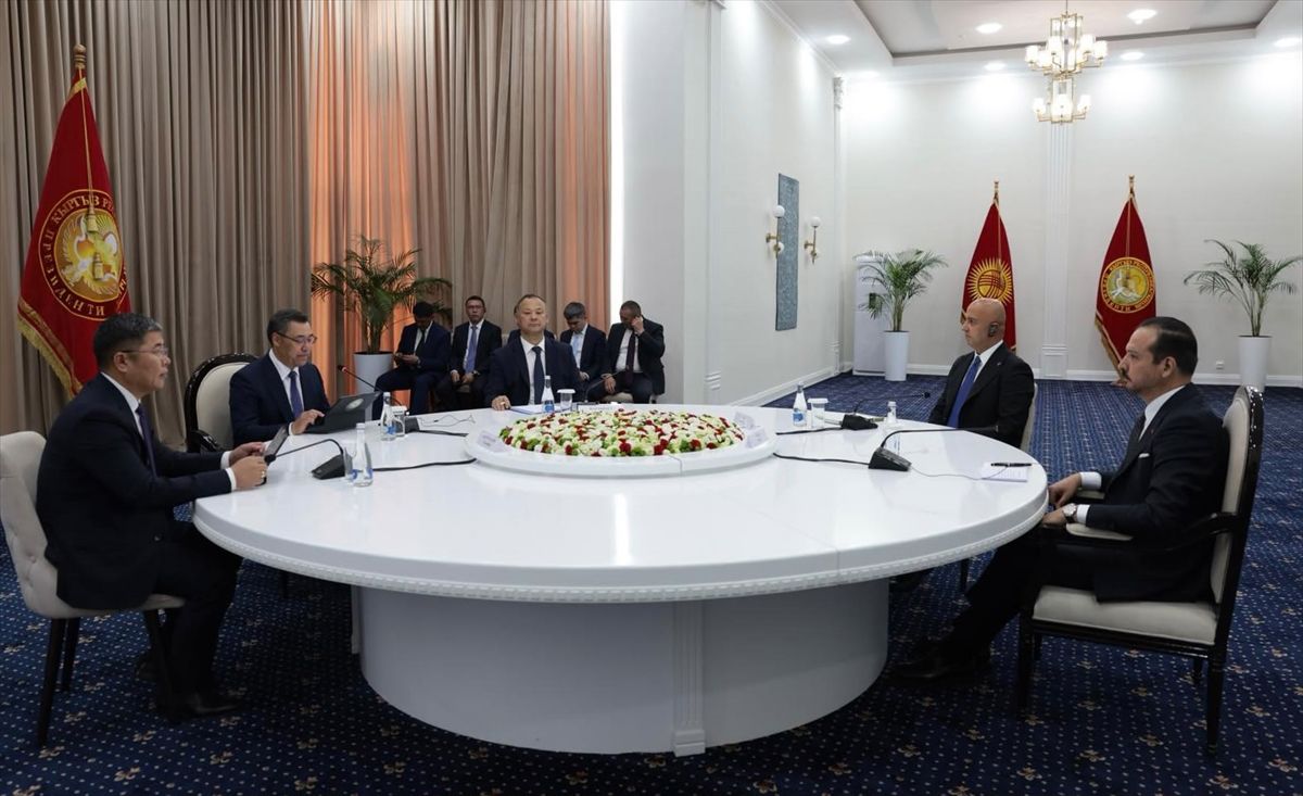 Zorlu: Yapay zeka vicdan üretmez, irfanımız verecek