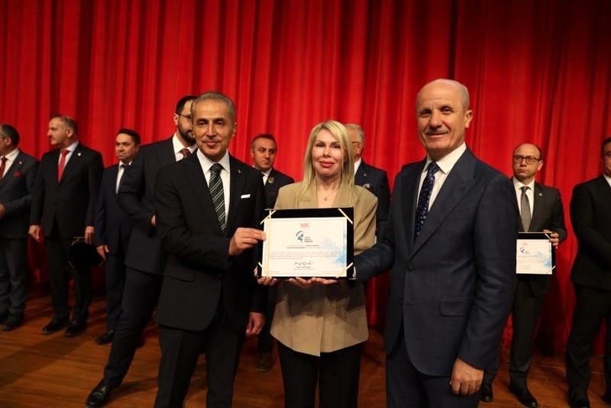 Akdeniz Üniversitesi\'ne Spor Dostu Kampüs Ödülü