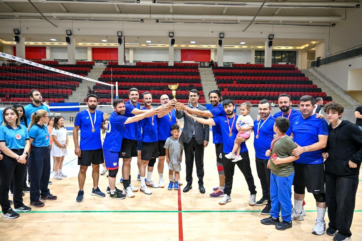 1. Akmonia Valilik Kupası Voleybol Turnuvası Tamamlandı