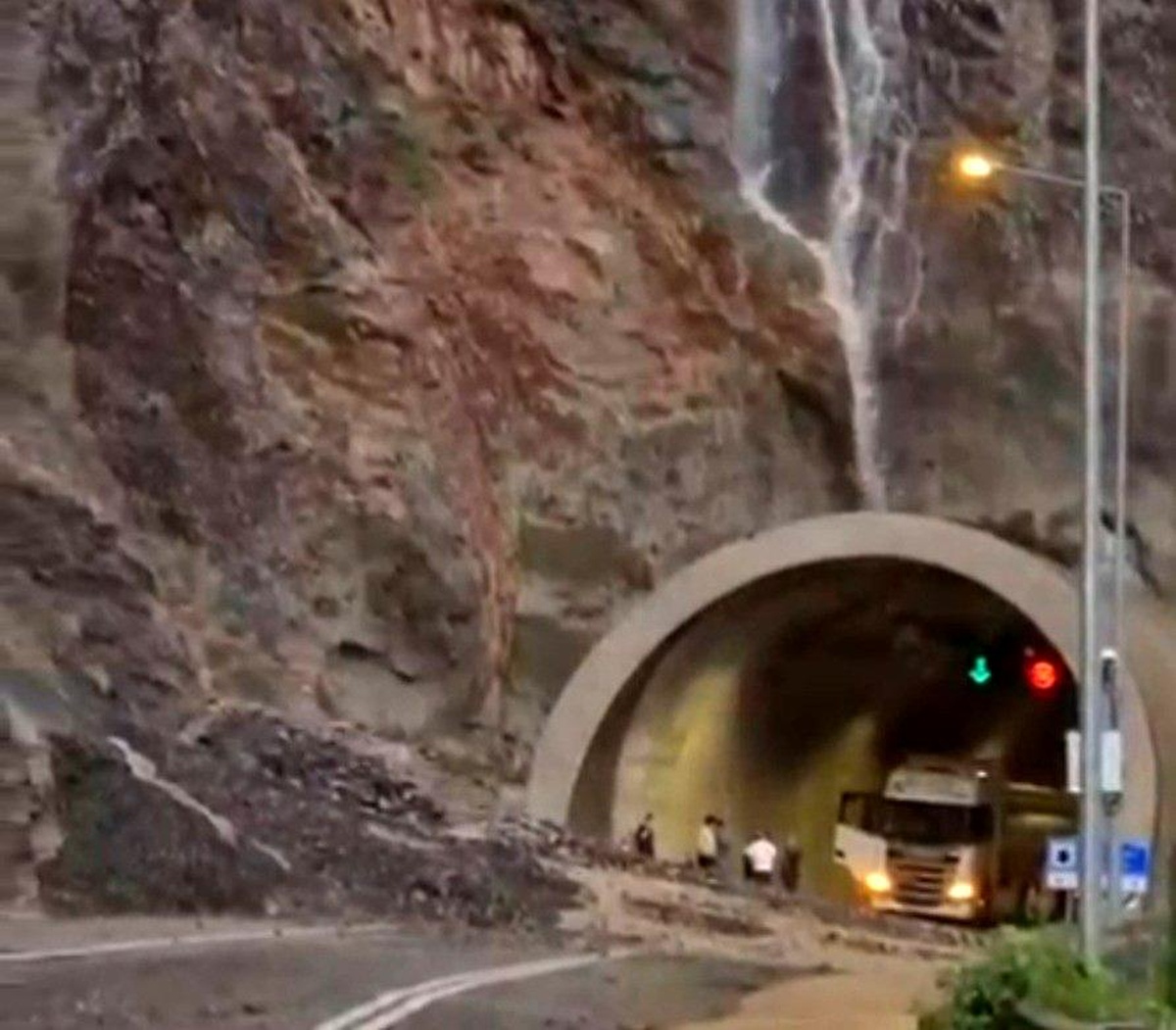 Artvin-Erzurum Karayolu Heyelan Nedeniyle Kapandı