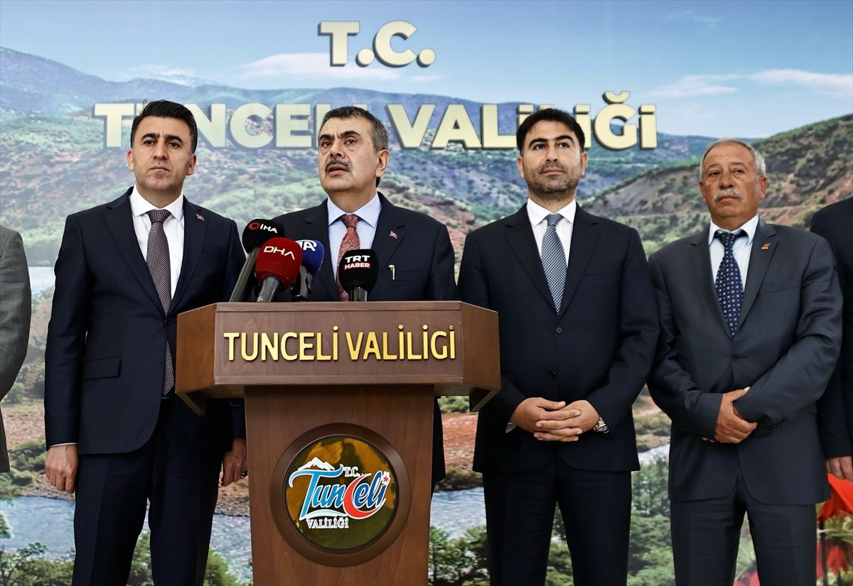 Bakan Tekin Tunceli\'de Eğitim Değerlendirmesi Yaptı