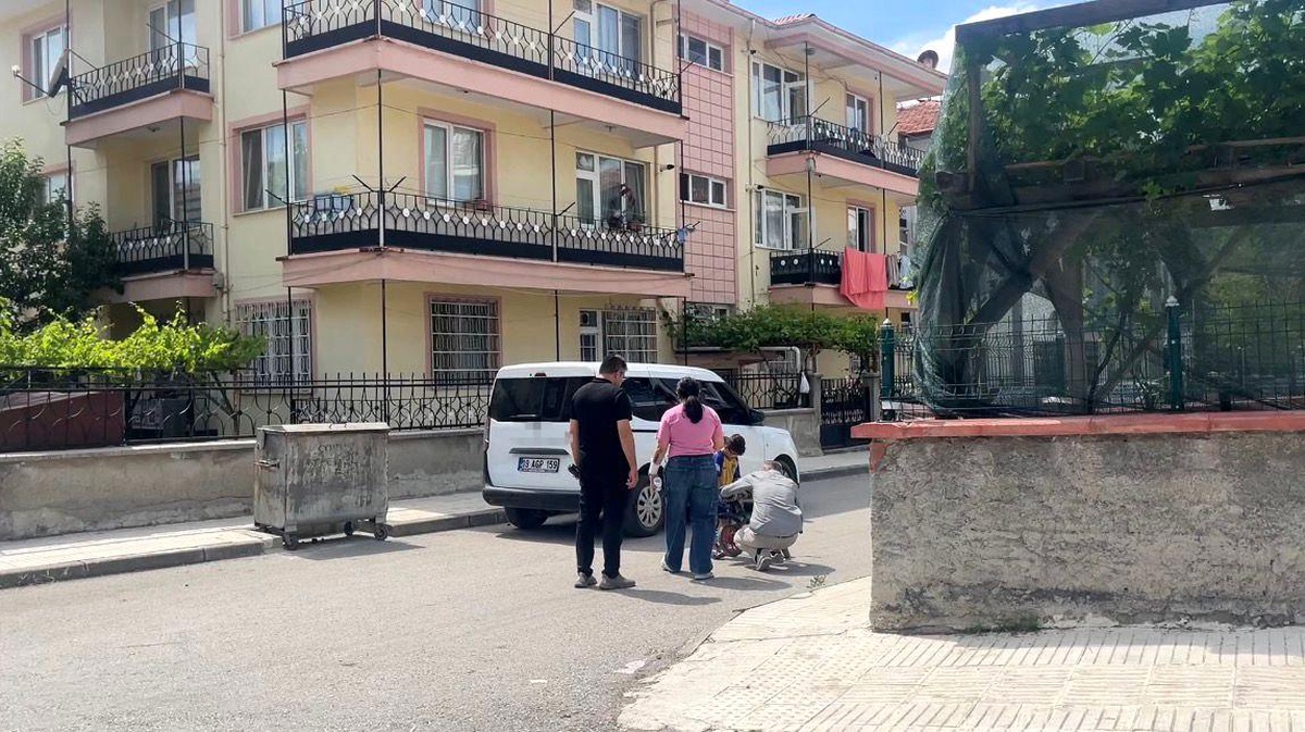 Çorum\'da Genç Kadın Ailesini Rehin Aldı