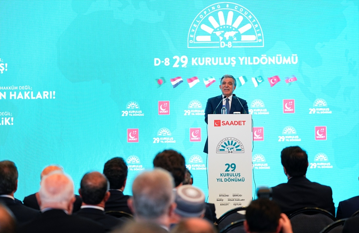 Gül, Babacan, Davutoğlu, Erbakan ve Arıkan aynı karede