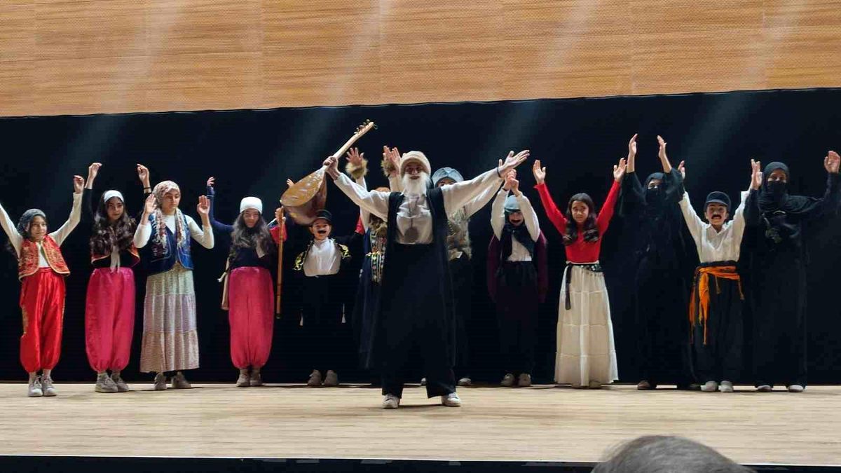 Dede Korkut Hikayeleri Tiyatrosu Beğeni Topladı