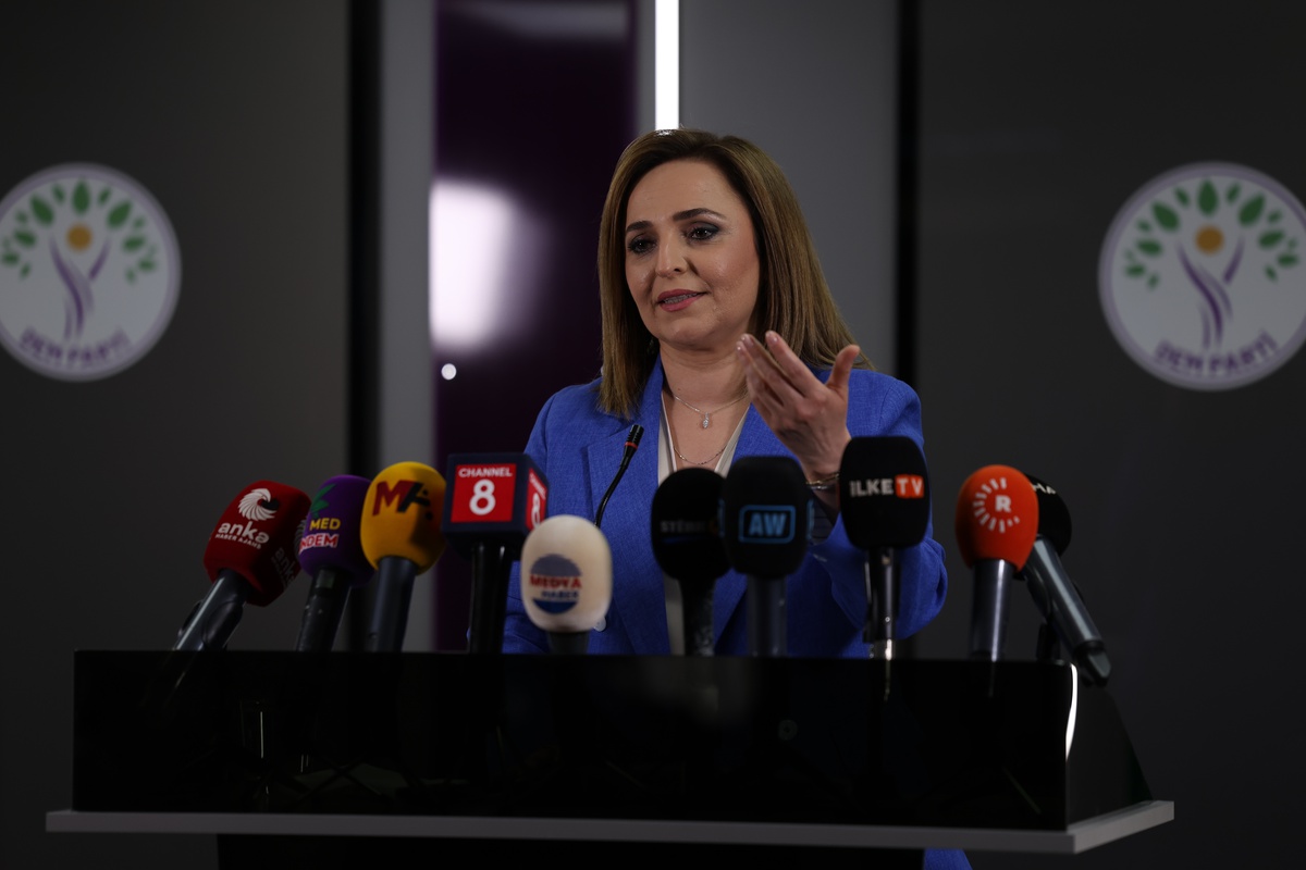 DEM Parti: Geçiş hukuku yasası bir an önce Meclis\'e getirilmeli