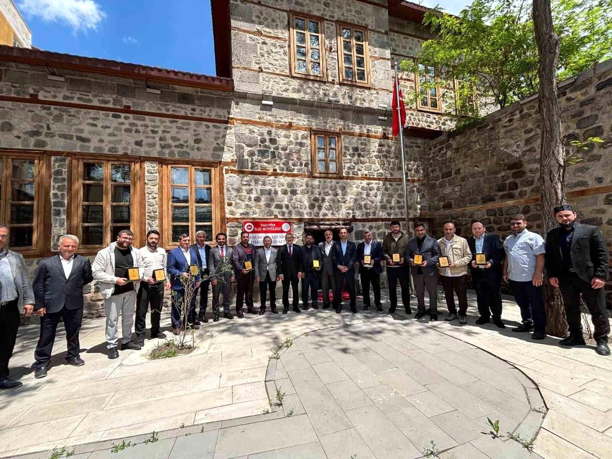 Daru\'l Huffaz\'da Başarılı Dönem Sonu Programı