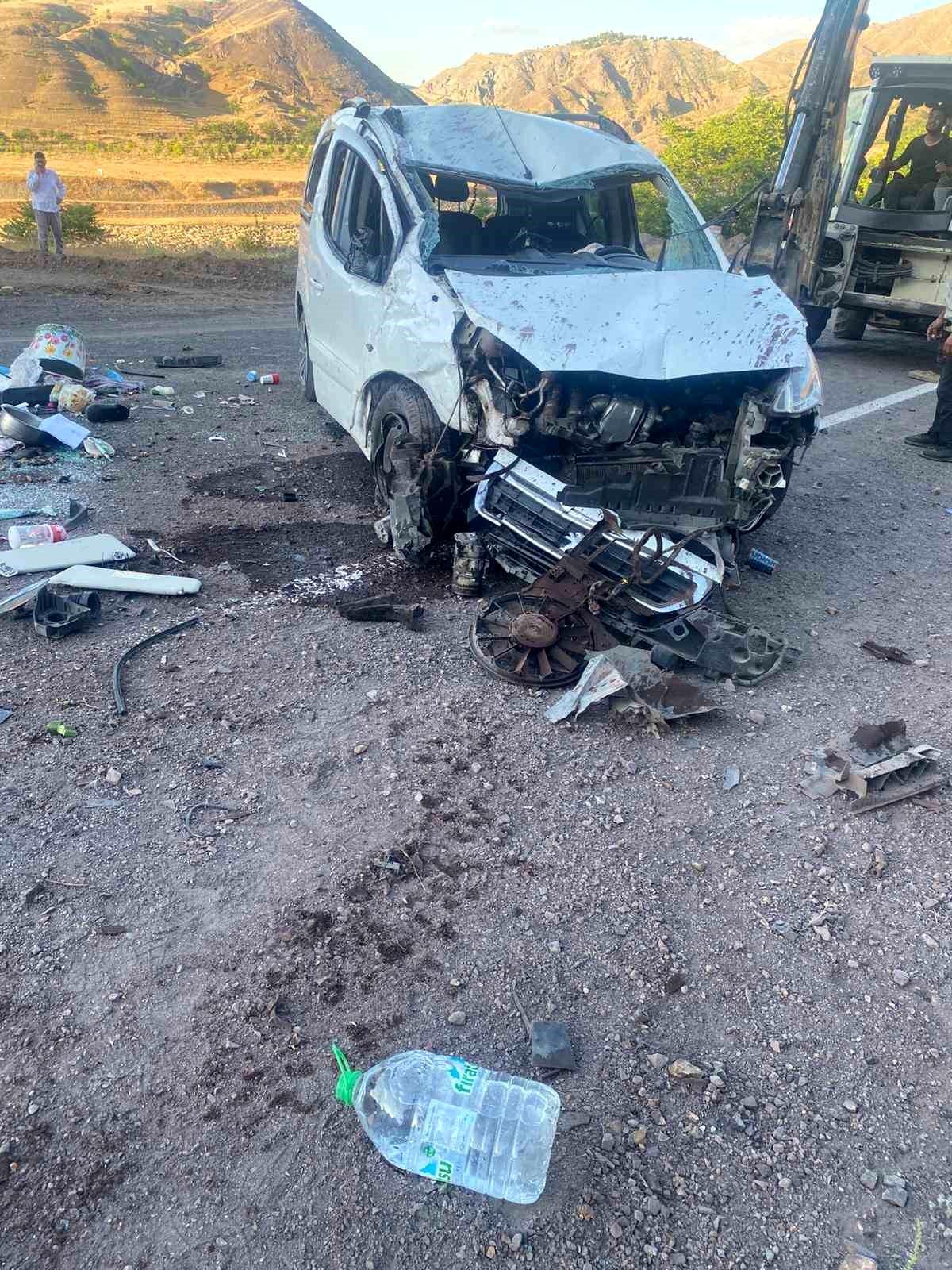 Elazığ\'da Trafik Kazası: 5 Yaralı