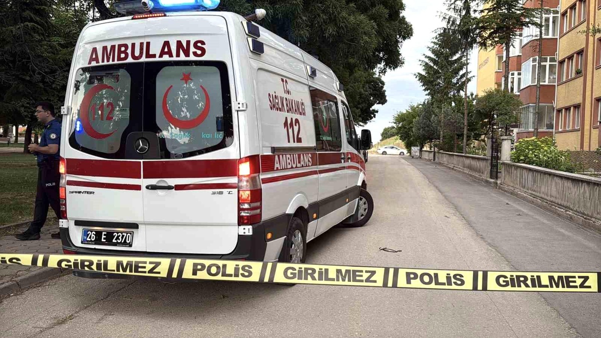 Eskişehir\'de Kız Arkadaş Kavgası: Bacak Yarası ve Kaçış