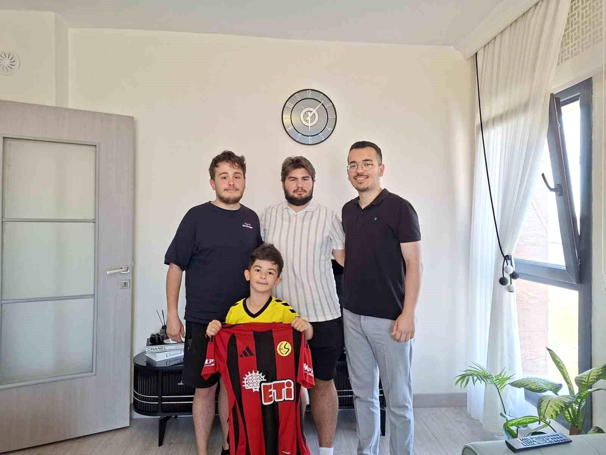 Minik Taraftar Hüseyin’e Anlamlı Ziyaret