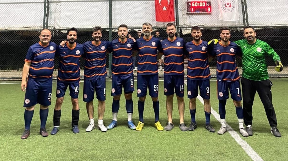 Fen Fakültesi, Halı Saha Turnuvası\'nda Şampiyon!