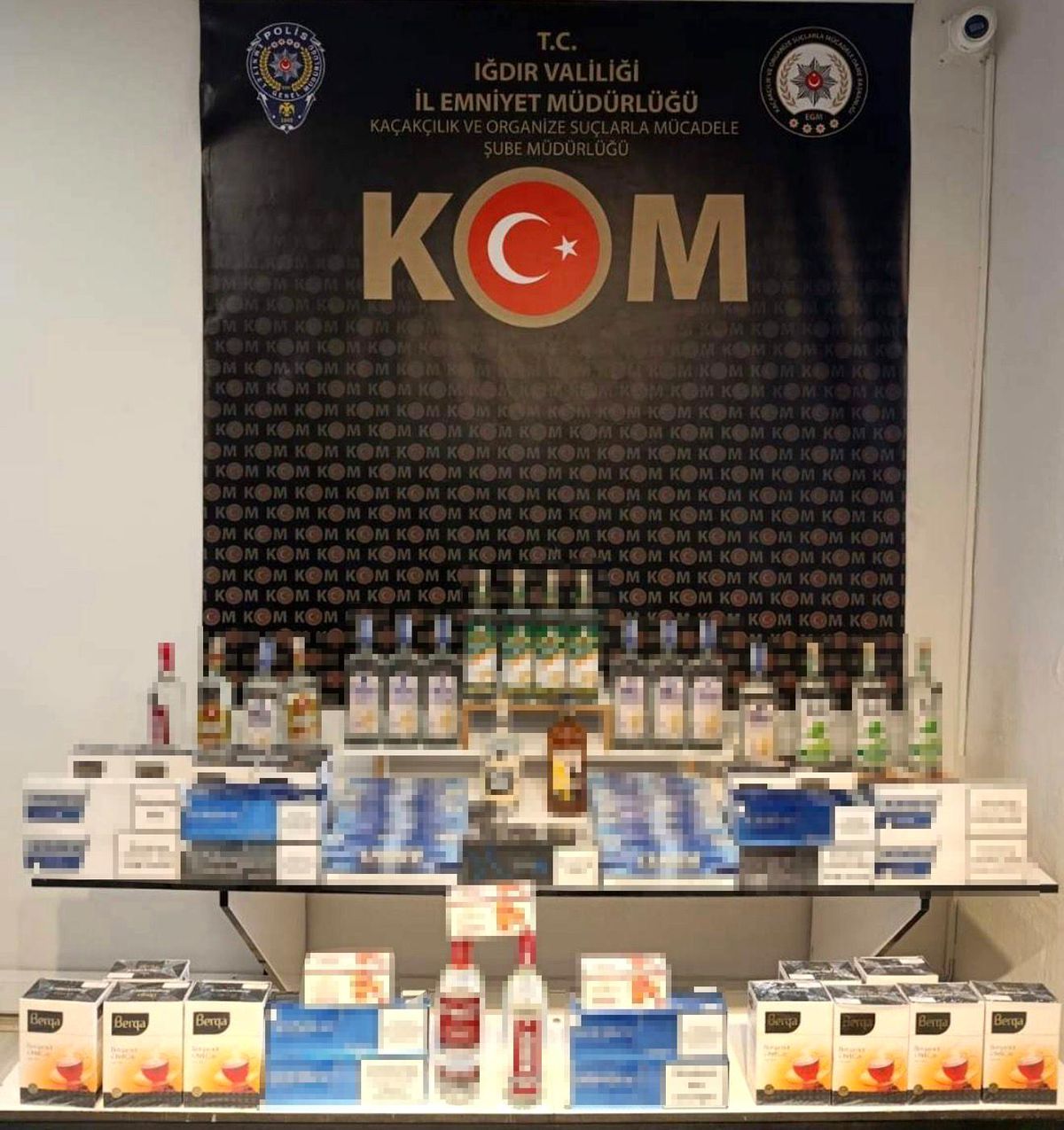 Iğdır\'da Kaçak Sigara ve Alkol Ele Geçirildi