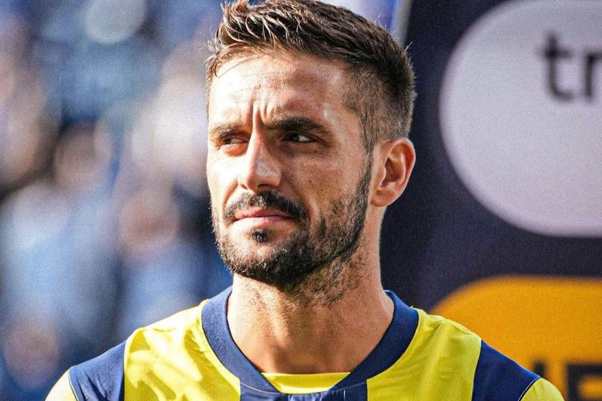 İsmail Kartal telefonla aradı! Fenerbahçe'de şimdi de Dusan Tadic sürprizi