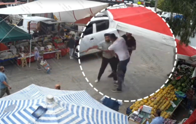 İzmir'de pazarda izinsiz tezgah açmaya kalkan şahıs zabıtaya saldırdı