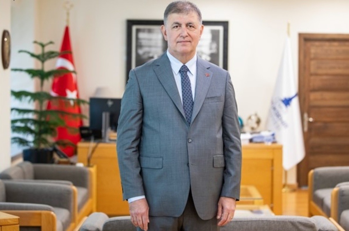 İzmir Büyükşehir Belediye Başkanı Tugay\'dan CHP\'den İstifa