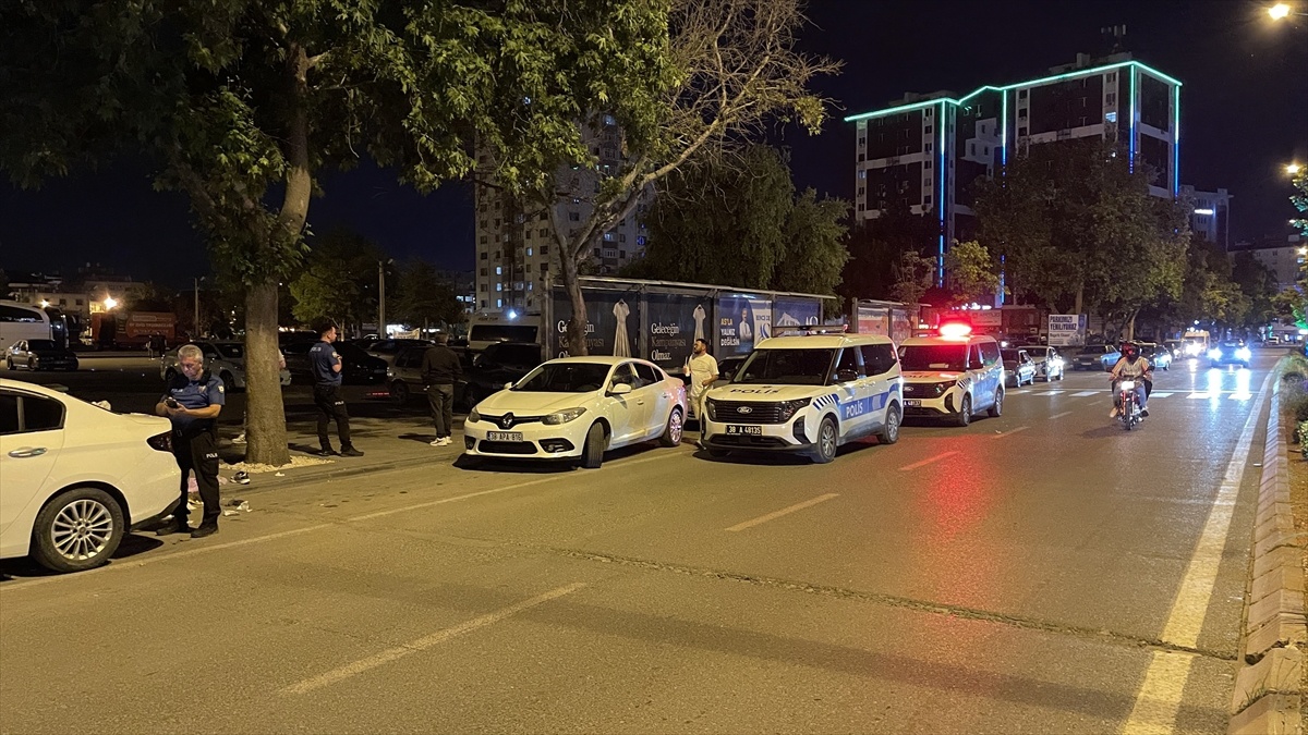 Kayseri\'de Site Yöneticisi Bıçakla Yaralandı
