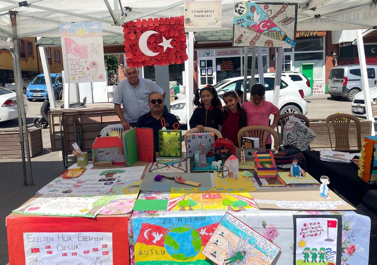 Kızılcahamam\'da eTwinning projeleri yıl sonu sergisi yoğun ilgi gördü