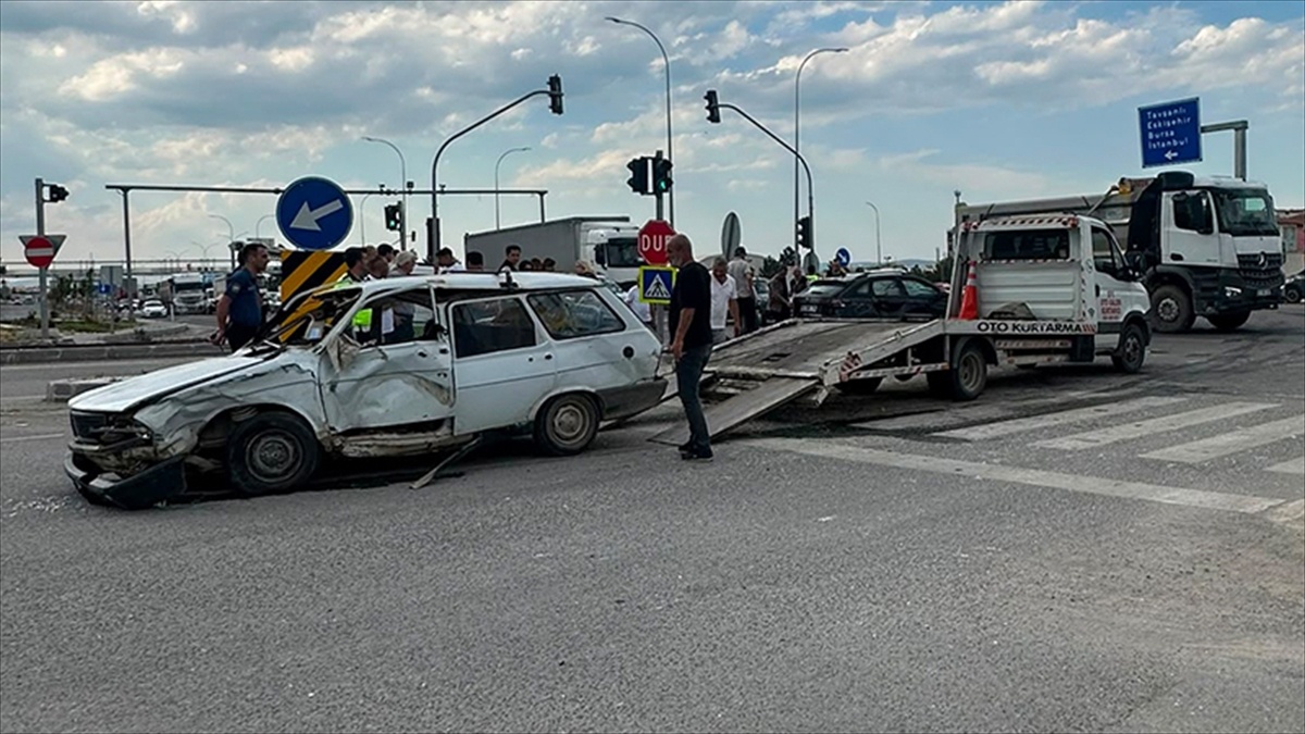 Kütahya\'da Trafik Kazası: 4 Yaralı