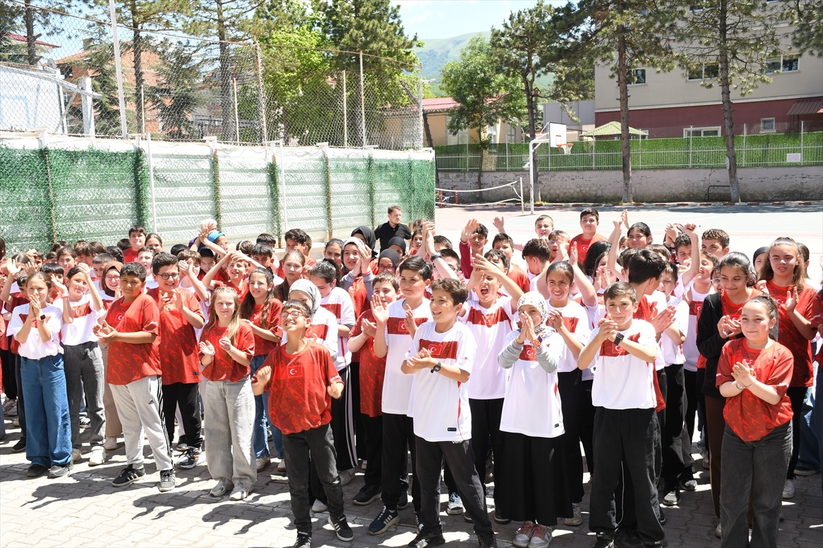 Ladik\'ten Mezunlara A Milli Forması