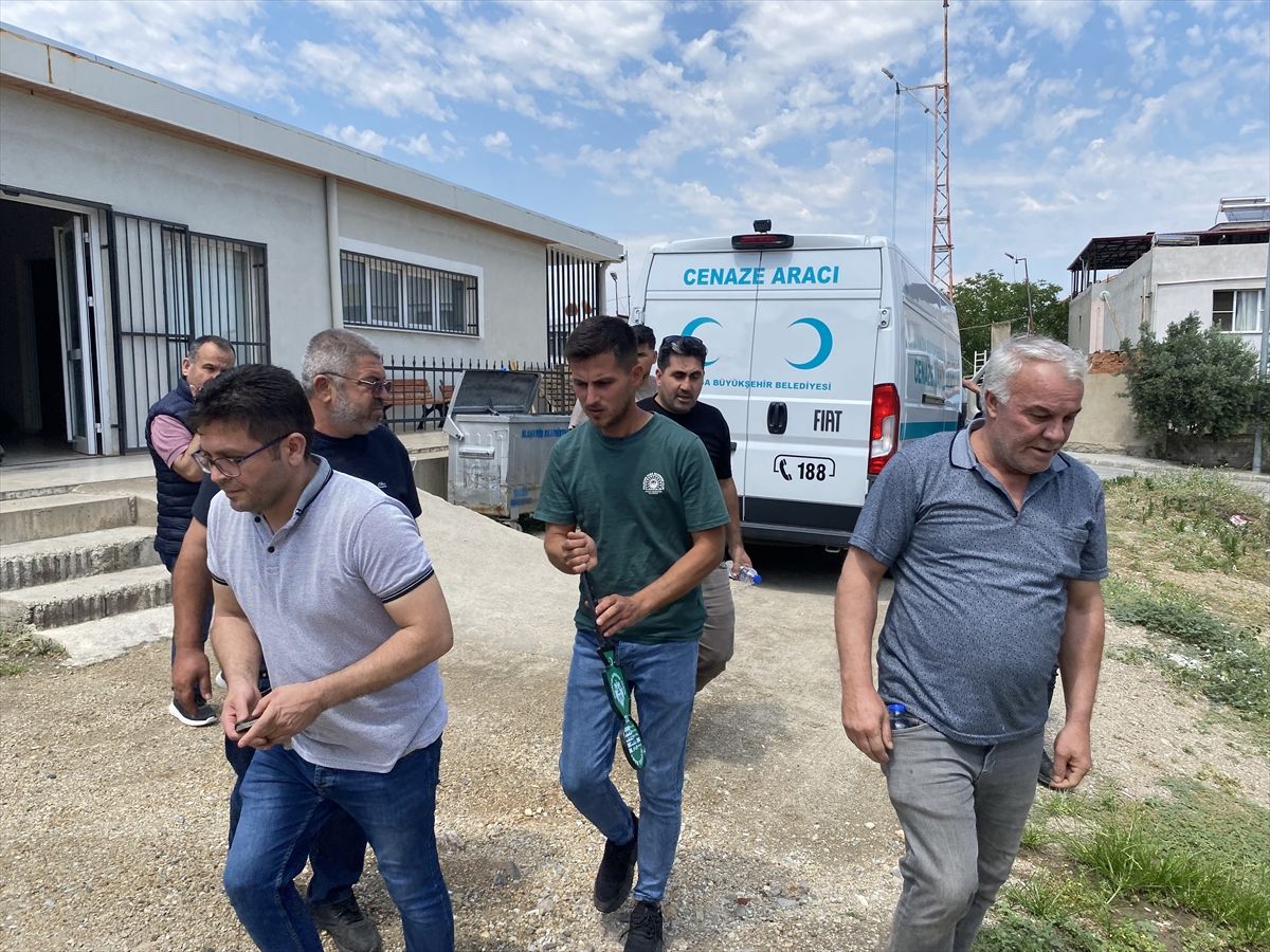 Alaşehir\'de Boğulma: 12 Yaşındaki Çocuğun Cenazesi Defnedildi
