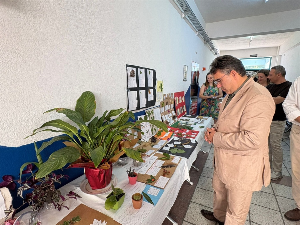 Marmaris\'te Öğrencilerden Tabiat Tarihi Sergisi
