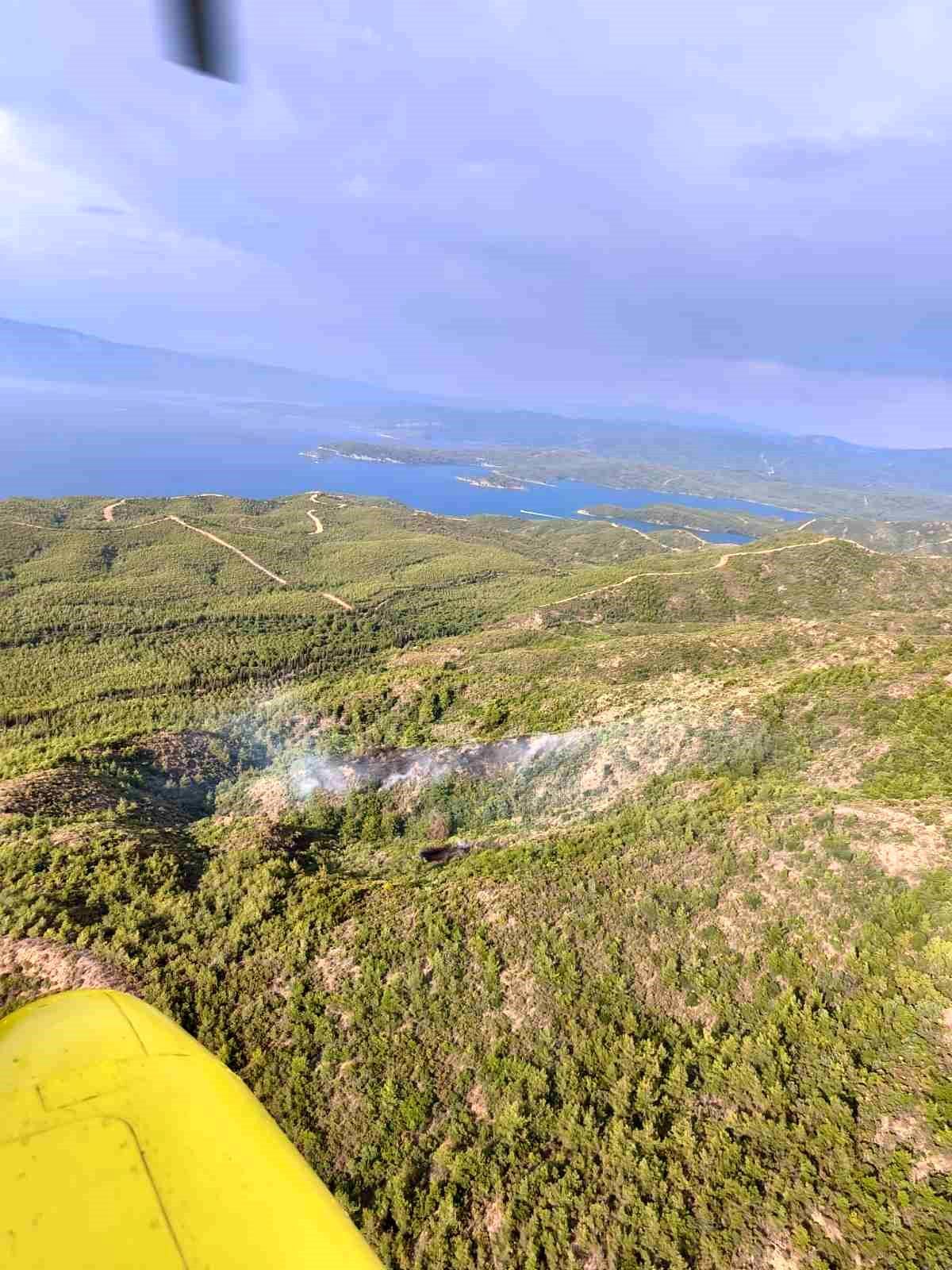 Marmaris\'te Yıldırım Kaynaklı Orman Yangını Kontrol Altına Alındı