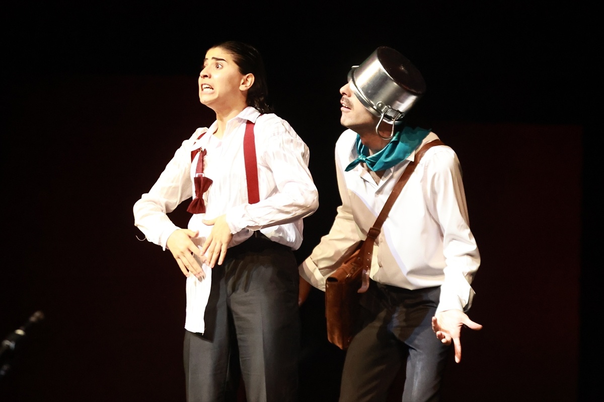 Mersin\'de Komik Opera Prömiyeri