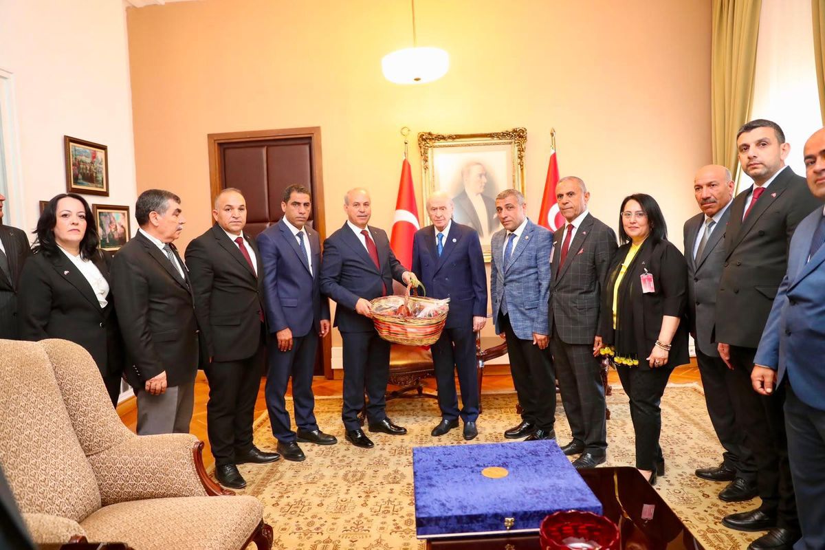 MHP Gaziantep İl Teşkilatı\'ndan Devlet Bahçeli\'ye anlamlı hediye