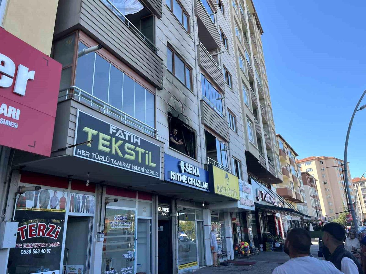 Niğde\'de apartman dairesinde yangın