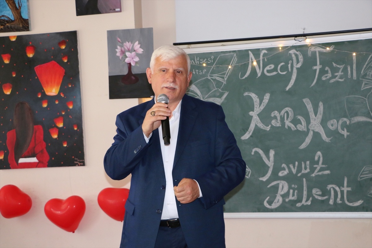 Fen Lisesi\'nde Şiir Dinletisi