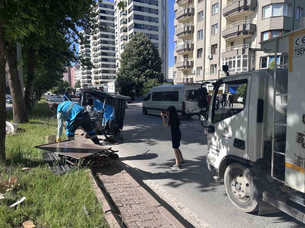 Kayseri\'de Moped-Otomobil Kazası: 5 Yaralı