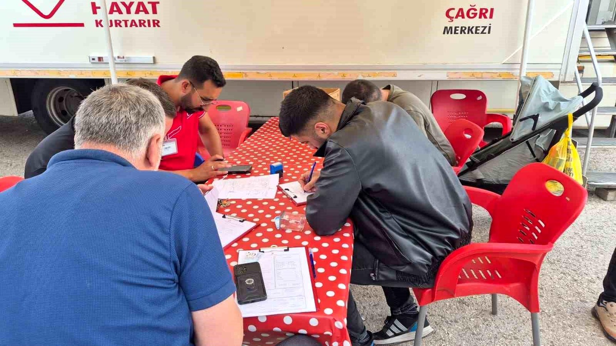 Sarıkamış\'ta Kan Bağışı Kampanyası Yoğun İlgi Gördü