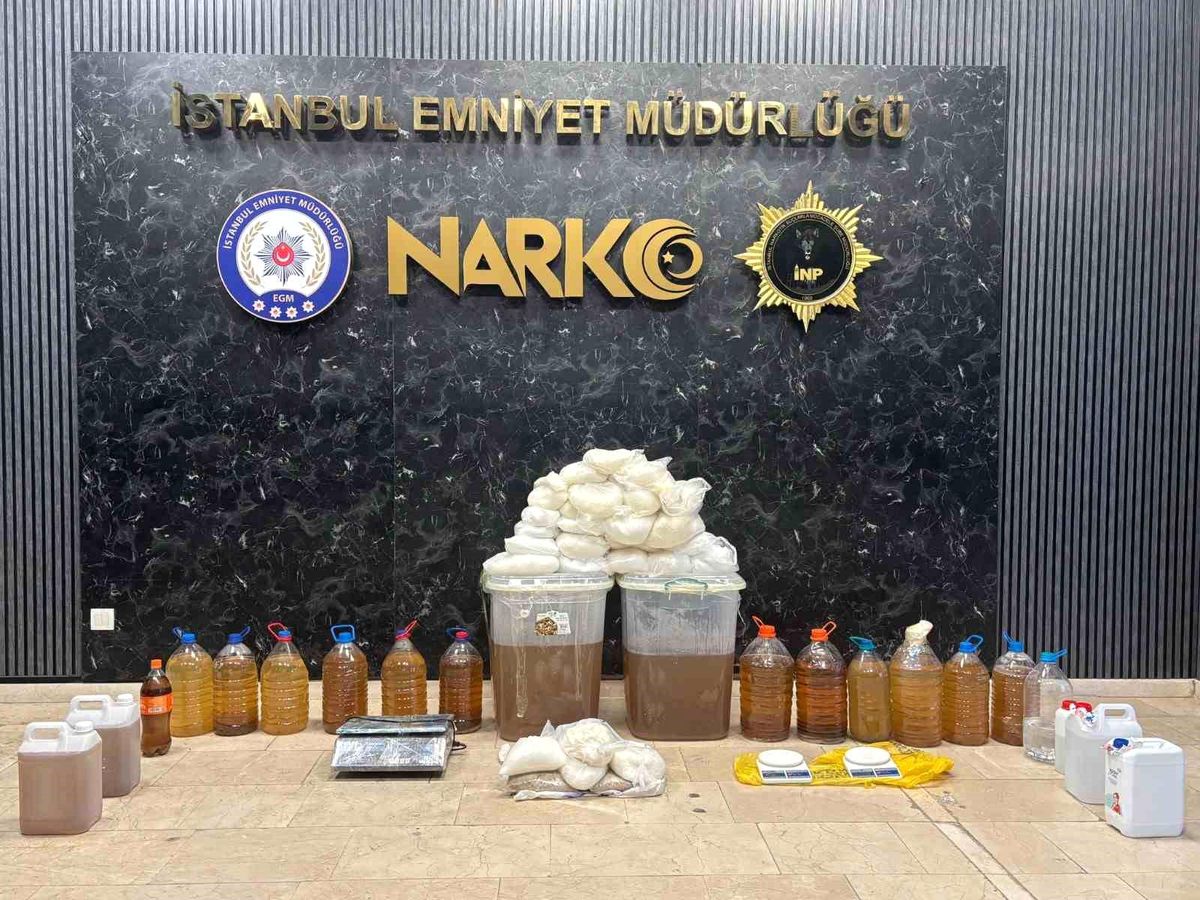 İstanbul\'da 187 Kilo Uyuşturucu Ele Geçirildi