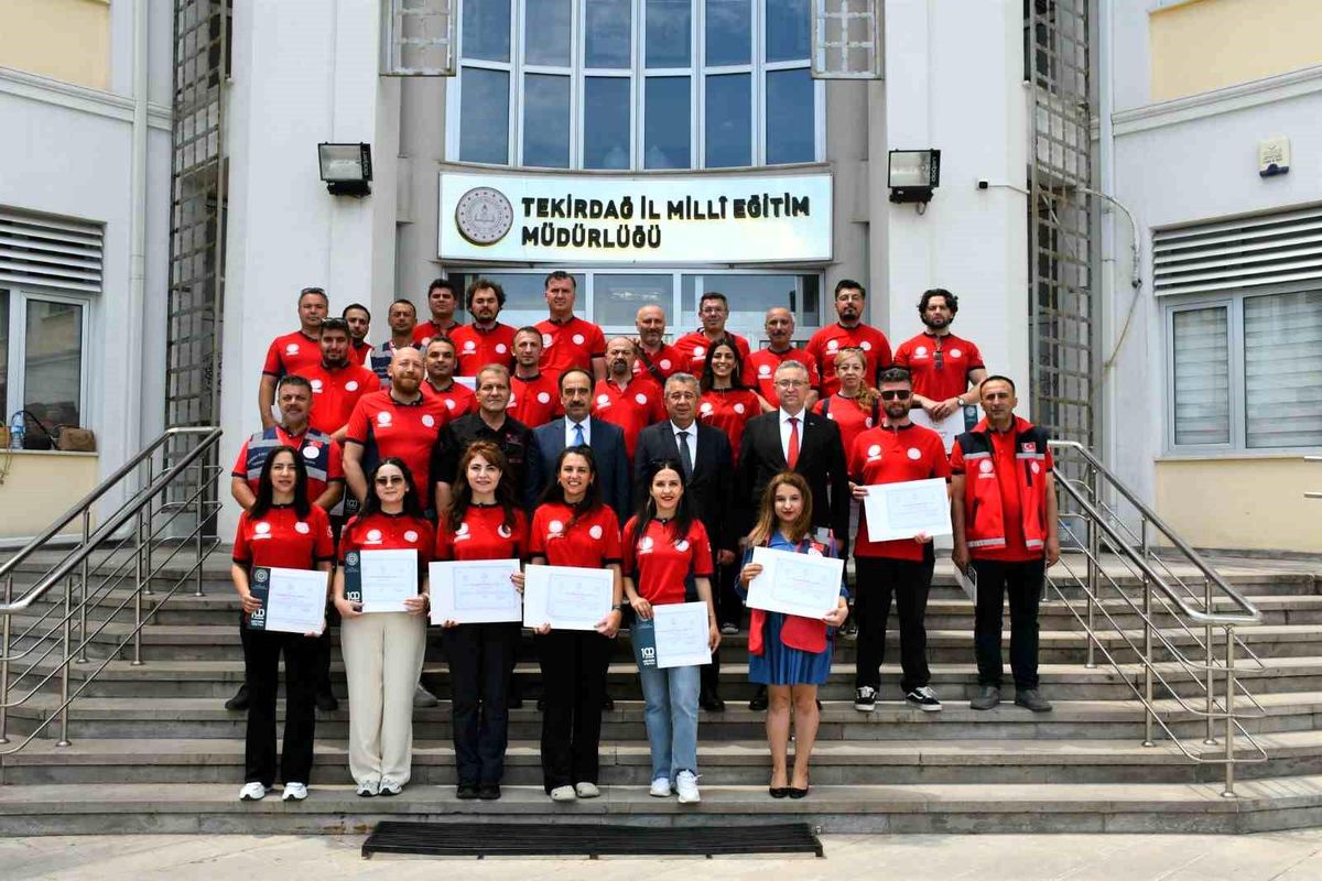 Tekirdağ\'da MEB AKUB Gönüllülerine Teşekkür Belgesi