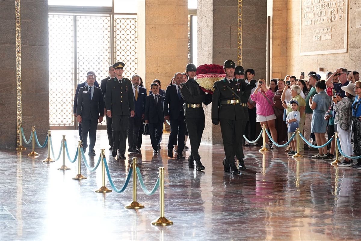 TKÜUGD Anıtkabir\'e Ziyarette Bulundu