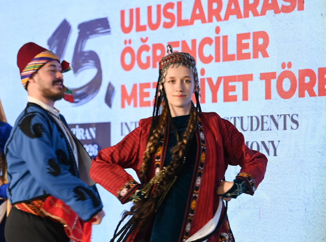 Türkiye Bursları dünyaya 2 bin 800 yeni gönül elçisi kazandırdı