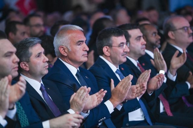 Türkiye Bursları dünyaya 2 bin 800 yeni gönül elçisi kazandırdı